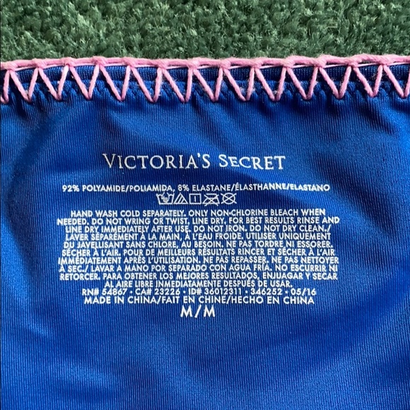 Victoria’s Secret Bikini - Picture 8 of 8